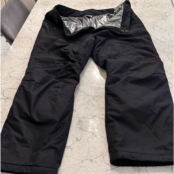 Columbia Omni Tech snow pants in black worn once and excellent condition!! - Picture 4 of 10